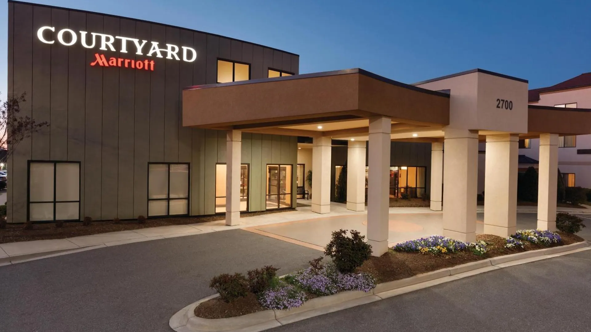Courtyard Charlotte Airport North Hotel
