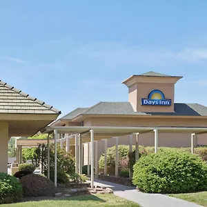 Motel Days By Wyndham Charlotte/woodlawn Near Carowinds
